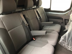 Doppelkabine Passgenaue Sitzbezüge für Trafic, Vivaro,Talento, NV300 - zweite Reihe Sitzbezüge für 3-plätzige Sitz mit geteilte Sitzfläche - 